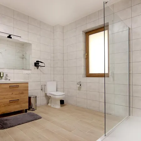 Dom Caloroczny Sudeckie Wzgorze Фермерский дом