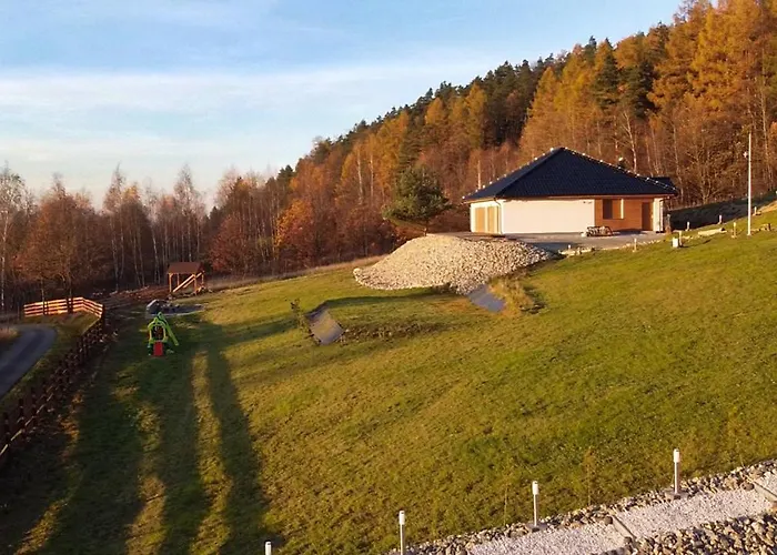 Dom Caloroczny Sudeckie Wzgorze ファームステイ Plawnica